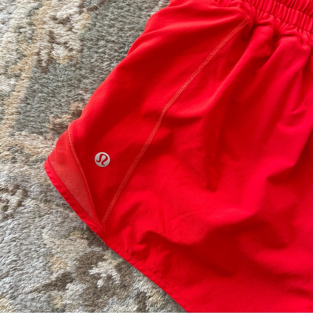 ❌SOLD❌Lululemon Hotty Hot High Rise Hot Heat Shorts 4” Lined - Picture 4 of 7